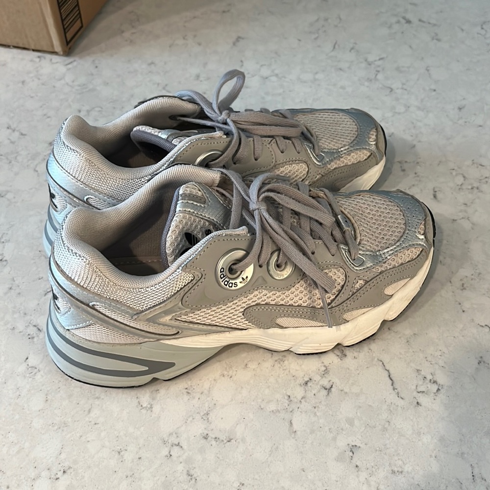 Adidas Astir Sneaker